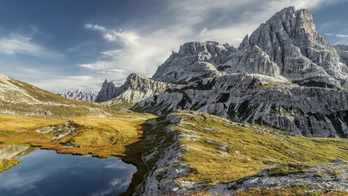 LightRAG 实战: 基于 Ollama 搭建带知识图谱的可控 RAG 系统