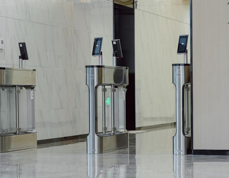 慧云智能门禁一体机 APP 及小程序系统 ：智慧物联门禁解决方案