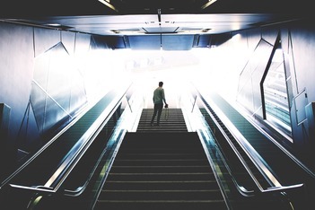 https://static001.geekbang.org/infoq/40/40e6470be5c70350df9c8dee23e5a07d.jpeg?x-oss-process=image%2Fresize%2Cw_416%2Ch_234