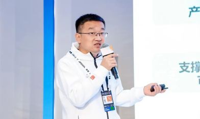 龙蜥技术委员会主席杨勇：下一代操作系统展望