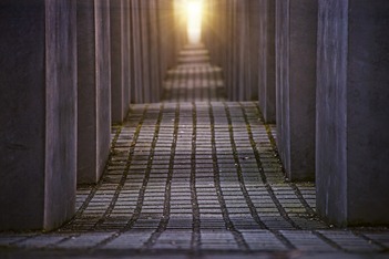 https://static001.geekbang.org/infoq/80/80e01c4b90ddbd4c2cca81dd74aa1622.jpeg?x-oss-process=image%2Fresize%2Cw_416%2Ch_234